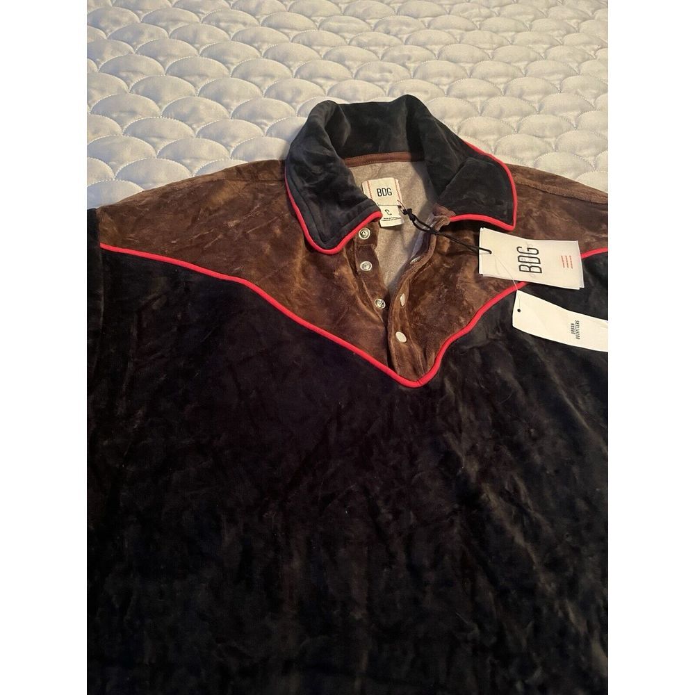 BDG western Velour Button Up Polo. New With tags. Size Small - Picture 5 of 8